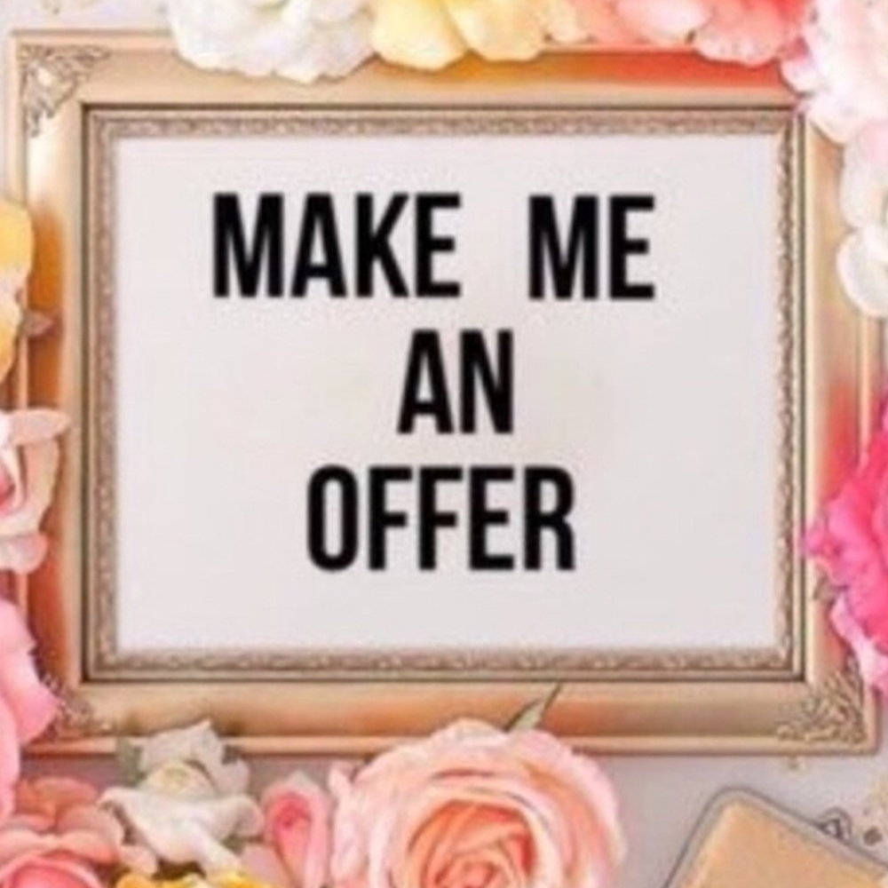 ⭐💛⭐OPEN TO ALL OFFERS⭐💛⭐